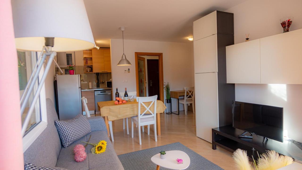 1st Floorc Apartment